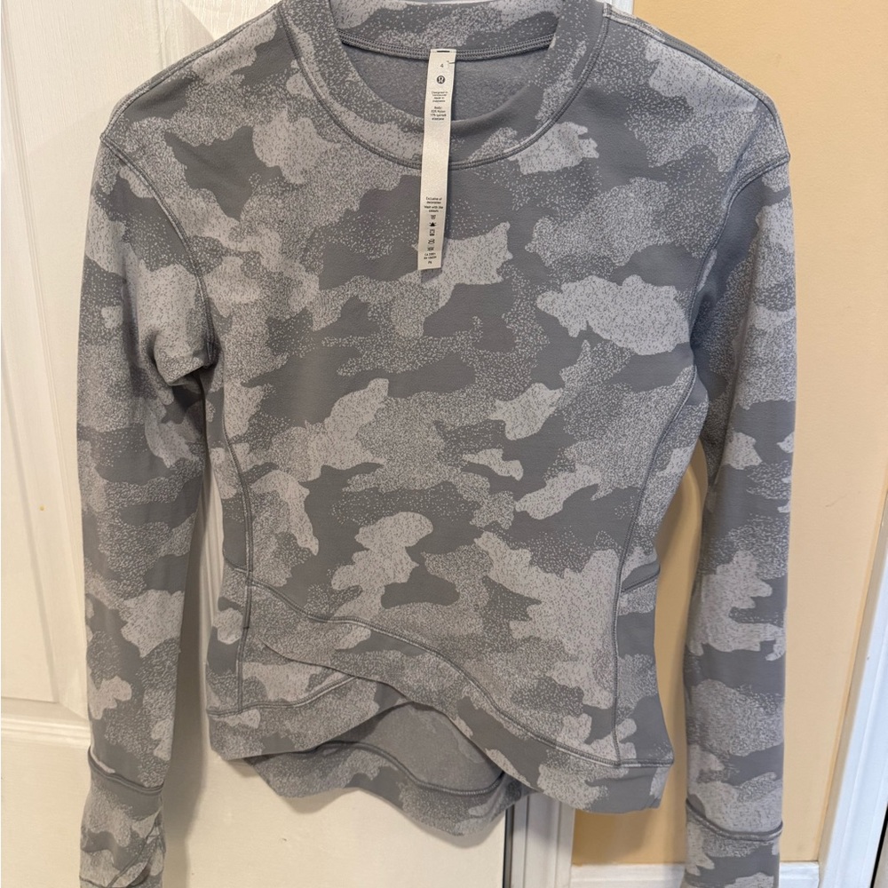 It’s rulu Gathered Waist Long Sleeve Gray Camo Sweatshirt